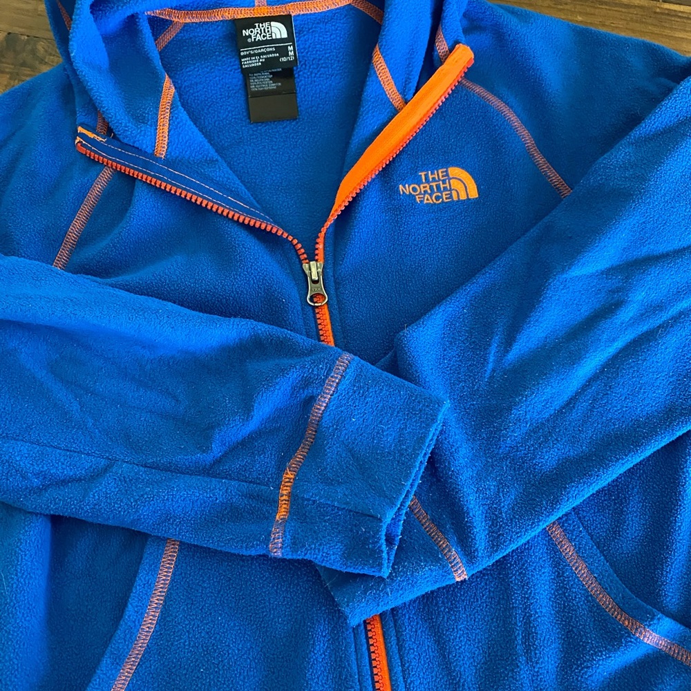 Boys Medium 10-12 North Face lightweight fleece jacket